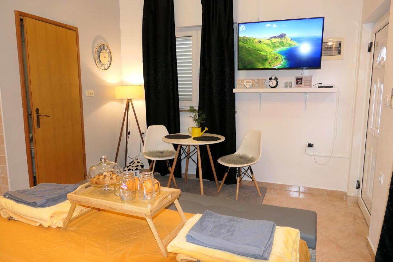 Apartment Laura Senj  Bagian luar foto