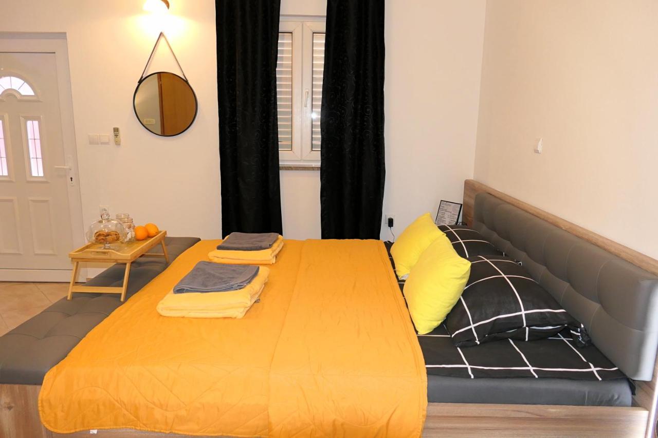 Apartment Laura Senj  Bagian luar foto