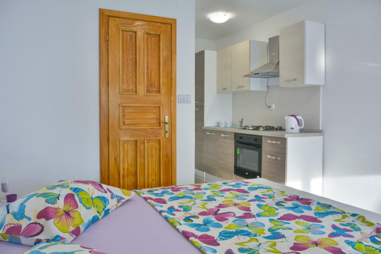 Apartment Laura Senj  Bagian luar foto