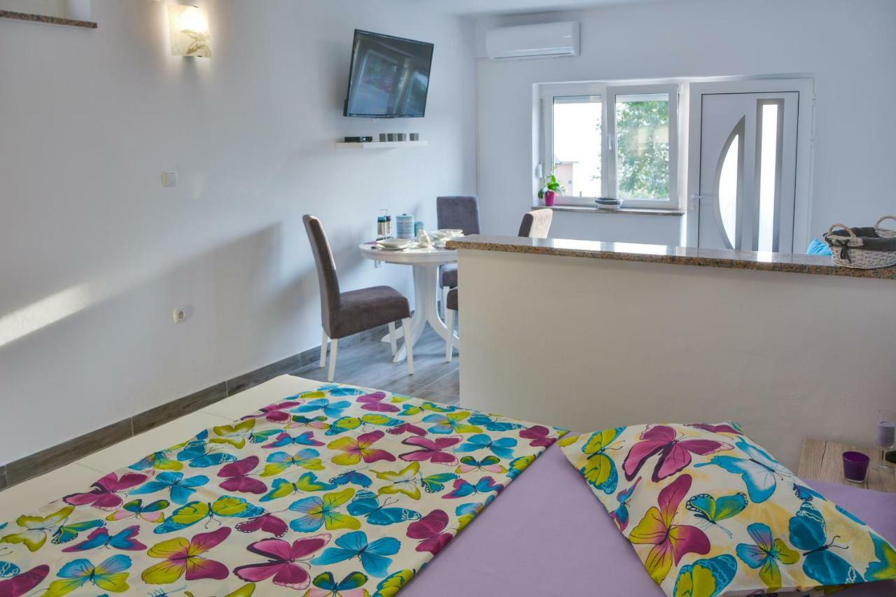 Apartment Laura Senj  Bagian luar foto