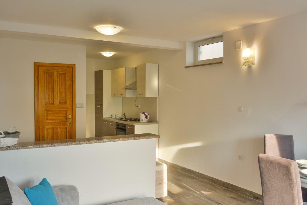Apartment Laura Senj  Bagian luar foto