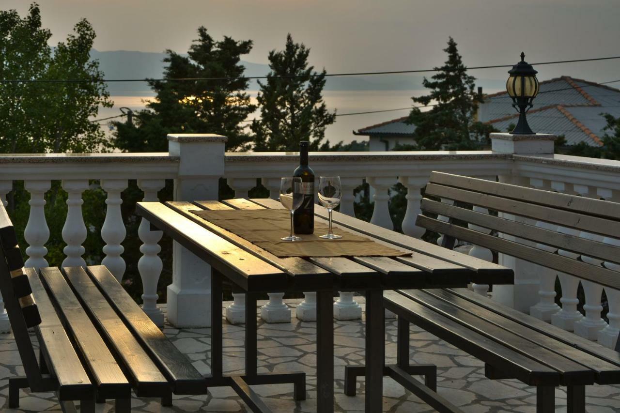 Apartment Laura Senj  Bagian luar foto